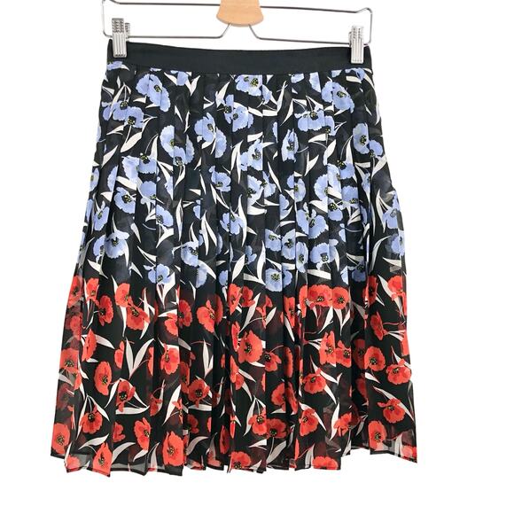 NWT Ann Taylor Skirt Blue Red Floral Accordion Pleated Size 2 Petite - Picture 1 of 6